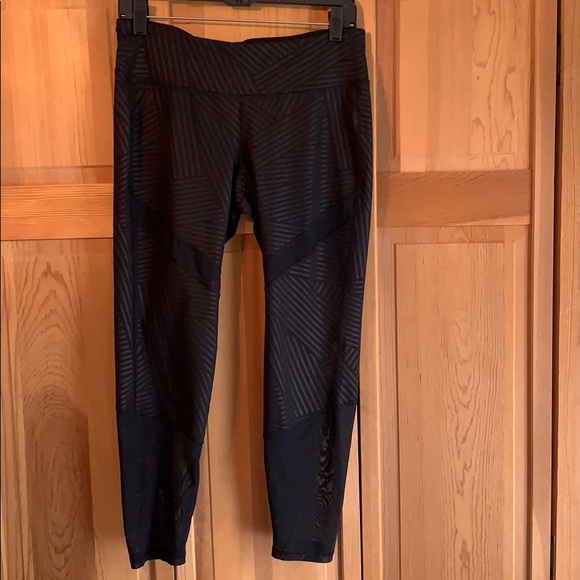 Old Navy Pants - Workout crops